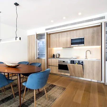 Liberdade Superb With Ac Elevator Garage شقة *