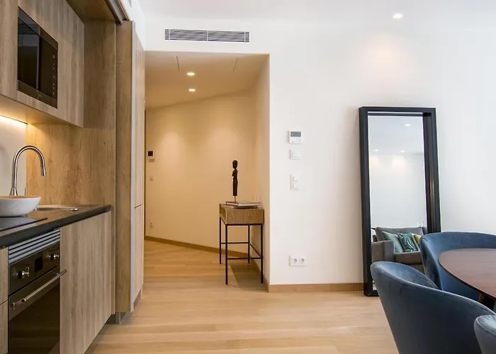 Liberdade Superb With Ac Elevator Garage Апартаменты