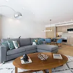 Liberdade Superb With Ac Elevator Garage Apartment *