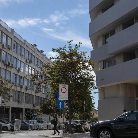 Liberdade Superb With Ac Elevator Garage Lägenhet